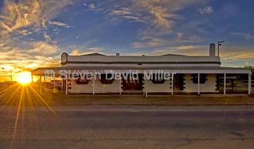 birdsville;birdsville hotel;birdsville pub;outback pub;iconic australian pub;birdsville track;simpson desert crossing