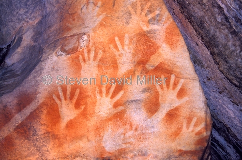 mount moffat;carnarvon national park;queensland national park;australian national park;aboriginal rock art;stencil rock art;hand print stencils