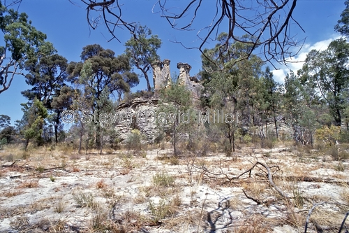 the chimneys;sandstone erosion;sandstone formations;mount moffat;carnarvon national park