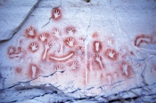 carnarvon-gorge;carnarvon-national-park;aboriginal-rock-art;stencil-rock-art;queensland-national-par