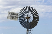 longreach;windmill;water-pump;southern-cross-water-pump;australian-stockmans-hall-of-fame;stockmans-