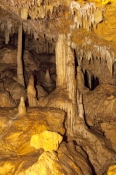 leeuwin-naturaliste-national-park;ngilgi-cave;limestone-cave;calcium-carbonate-cave-decorations;stal