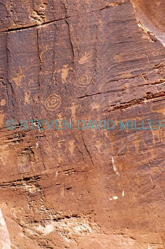 moab area rock art;moab rock art;moab area petroglyphs;moab petroglyphs;formation period petroglyphs;moab;things to see in moab;indian rock art;indian petroglyphs