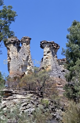 the chimneys;sandstone formations;sandstone erosion;mount moffat;carnarvon national park;sandstone arch