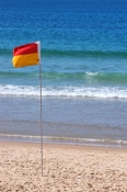mooloolaba;mooloolaba-beach;surf-life-saving-flag;warning-flag;swimmers-warning-flag;surf-life-savin