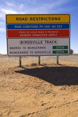 birdsville track;maree;outback track;road open sign;road closure sign;birdsville;mungeranie;mungerannie