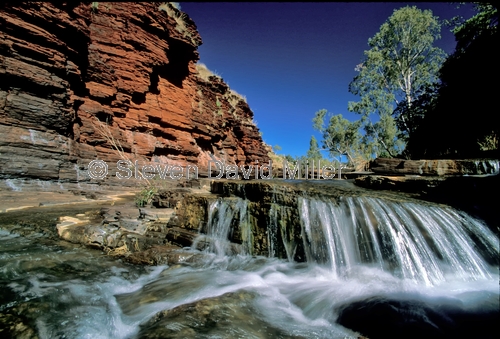 kalamina gorge;karijini;karijini national park;western australia national parks;gorge;gorge with waterfall;karijini gorge