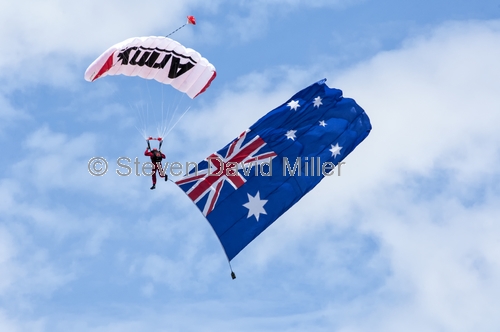 red bull air race;perth red bull air race;australian flag;parachute;parachute jump