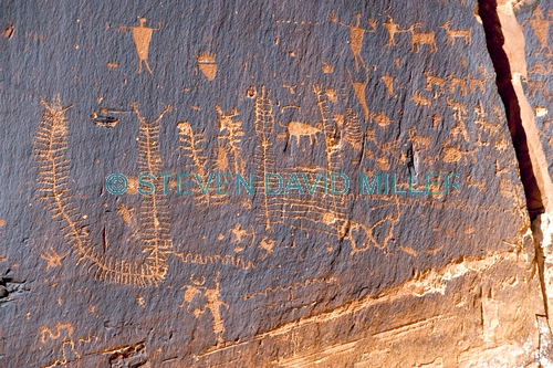 moab area rock art;moab rock art;moab area petroglyphs;moab petroglyphs;formation period petroglyphs;moab;things to see in moab;indian rock art;indian petroglyphs